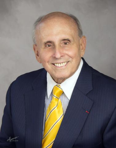 Portrait of Mayor Raúl Valdés-Fauli
